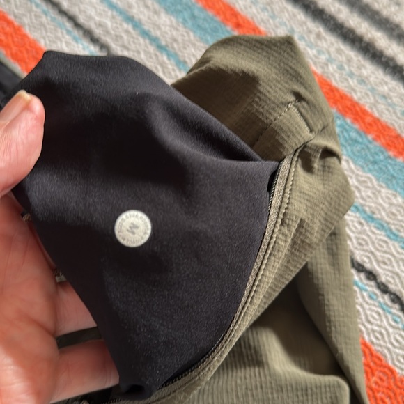 Lululemon men’s shorts size m green - Picture 10 of 10